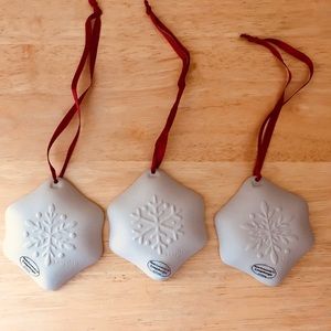 Set of 5 New With Boxes Longaberger Snowflake Christmas Ornament Cookie Mold